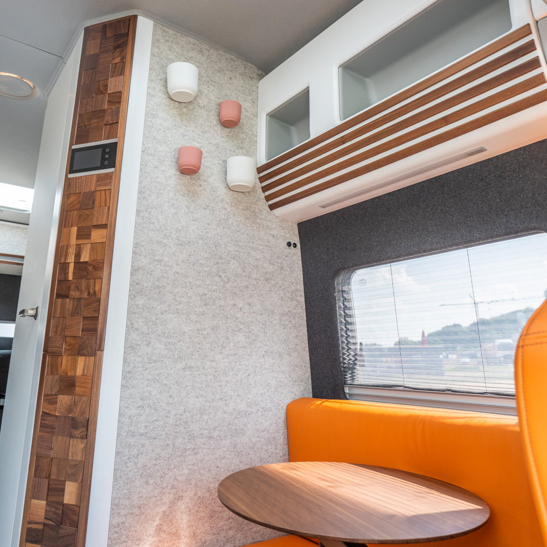 Wollfilzwand zum Bad (im Wohnraum) - VW Grand California