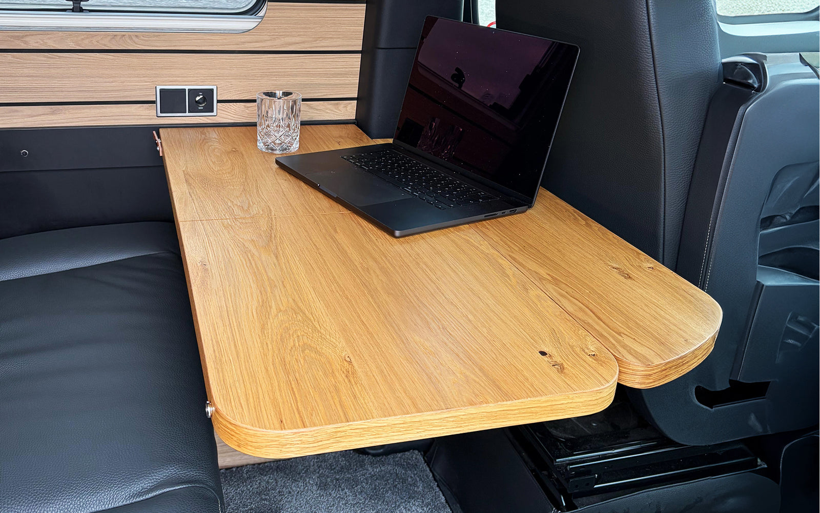 Neuheit: Tischplatte aus Echtholzeiche für Grand Canyon – UpgradeYourVan